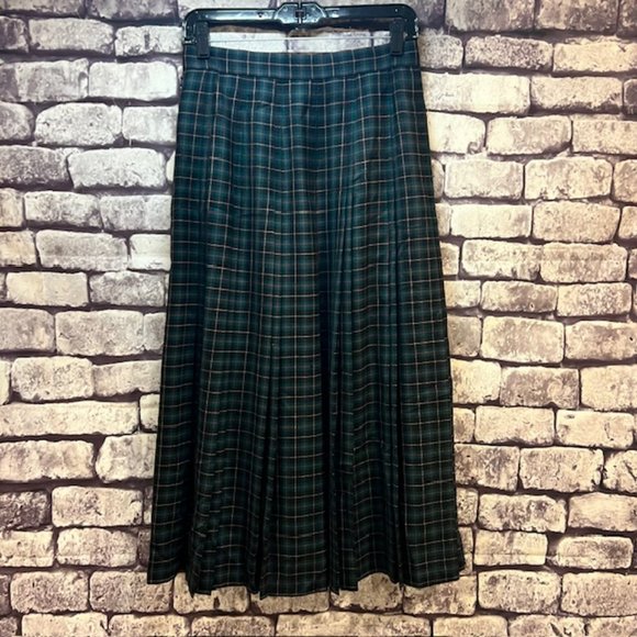 Viyella Vintage Navy, Green & Red Plaid Wool Pleated Skirt Size 12 - Picture 5 of 9